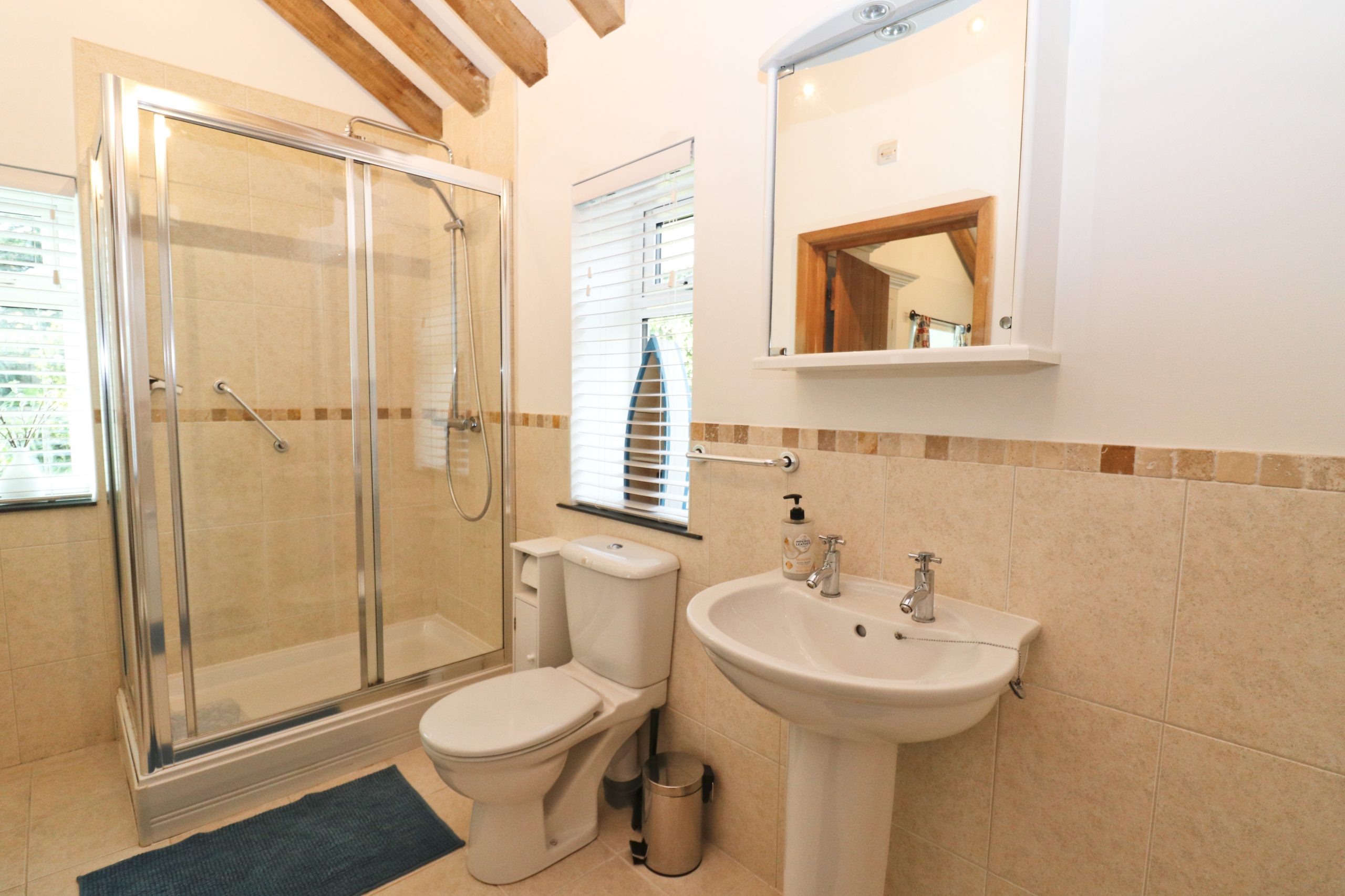 1 bathroom 2