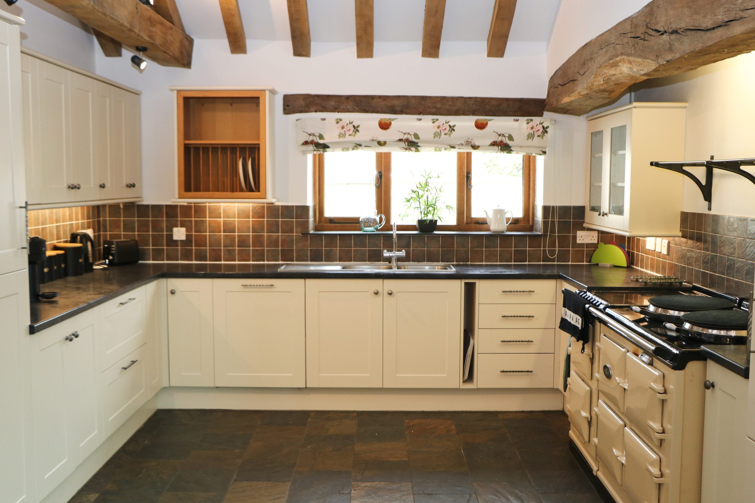 1 kitchen