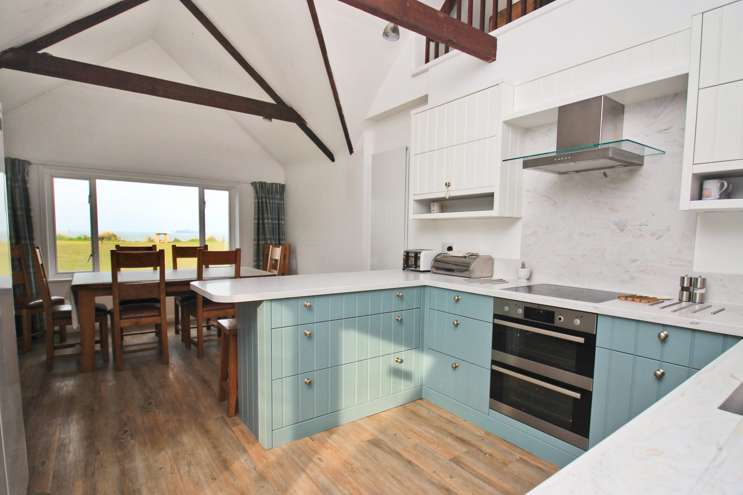 1 kitchen diner 2